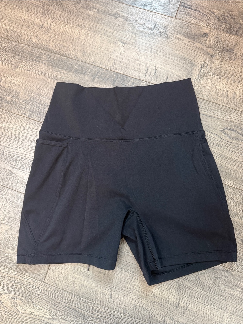 Born Primitive bike short with pockets